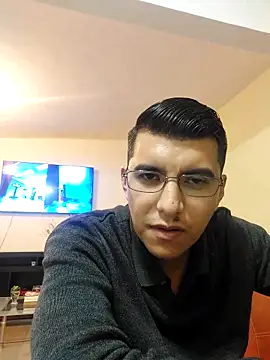 Snapshot of juicysmalls chatting on 28, 11, 2025 juicysmalls online show from 28, 11, 2025