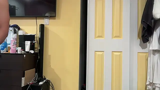 kSwisssxxx online show from 18, 10, 2025