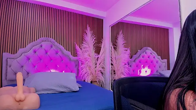 SelenaStonne online show from 22, 12, 2025