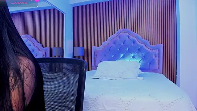 SelenaStonne online show from 23, 11, 2025