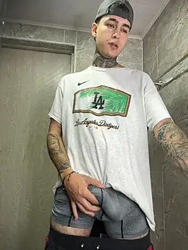 Snapshot of samm4044 chatting on 8, 1, 2026 samm4044 online show from 8, 1, 2026