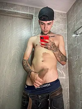 Snapshot of samm4044 chatting on 15, 12, 2025 samm4044 online show from 15, 12, 2025