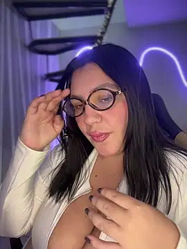 victoria amatista  online show from 10, 11, 2025