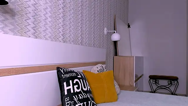 Elle Pearl  online show from 7, 1, 2026