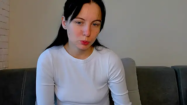 Elle Pearl  online show from 22, 10, 2025