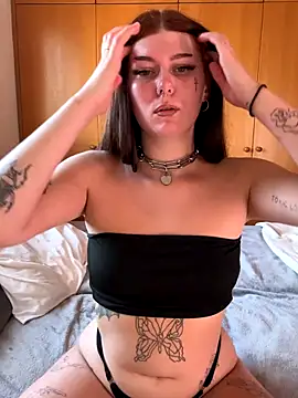 Snapshot of onlyellielosch chatting on 3, 10, 2025 onlyellielosch online show from 3, 10, 2025