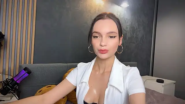 Snapshot of litlle_angelll chatting on 4, 11, 2025 litlle angelll online show from 4, 11, 2025