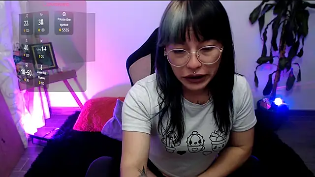 LunaBunny8 online show from 13, 11, 2025