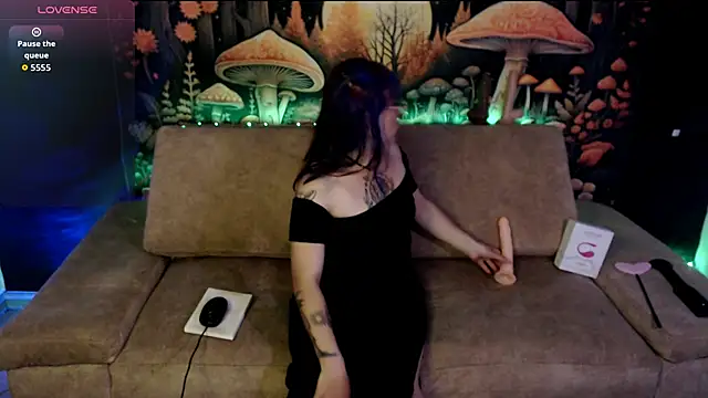 LunaBunny8 online show from 18, 9, 2025