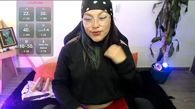 LunaBunny8 online show from 25, 11, 2025