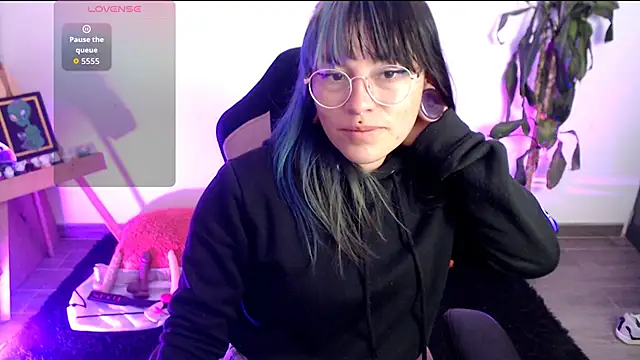 LunaBunny8 online show from 27, 11, 2025