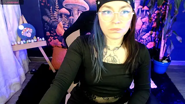 LunaBunny8 online show from 15, 1, 2026