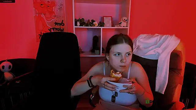 foxy tease  online show from 18, 9, 2025