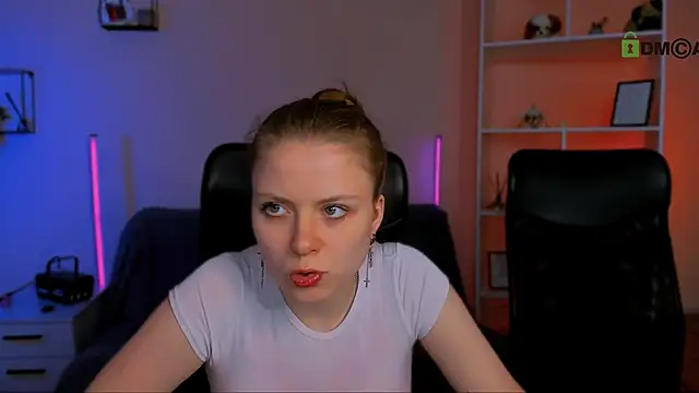 foxy tease  online show from 30, 11, 2025