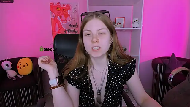 foxy tease  online show from 28, 9, 2025