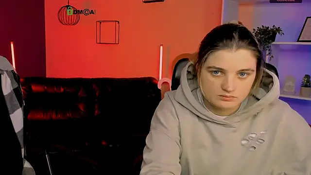 foxy tease  online show from 18, 12, 2025