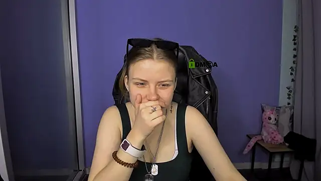 foxy tease  online show from 30, 9, 2025