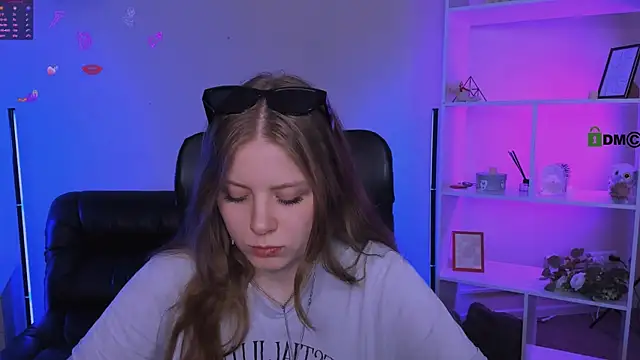 foxy tease  online show from 6, 11, 2025