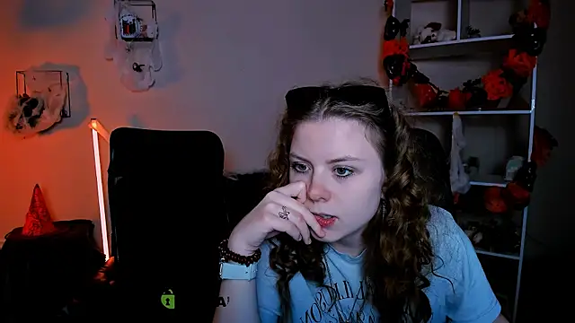 foxy tease  online show from 22, 10, 2025