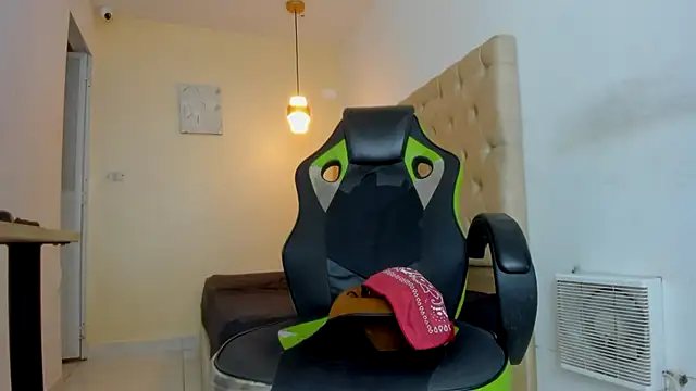 Darkknightx01 online show from 25, 10, 2025