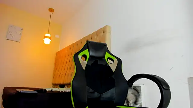 Darkknightx01 online show from 16, 10, 2025