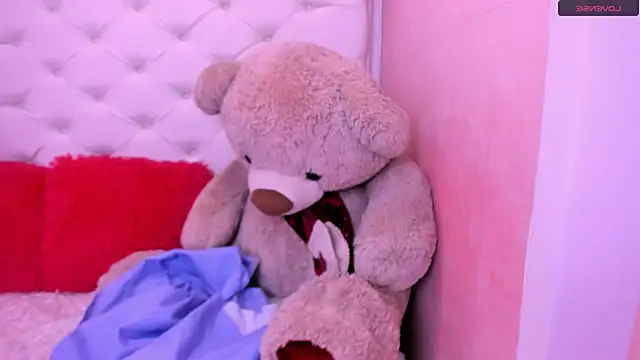 eimy skinny  online show from 10, 4, 2026