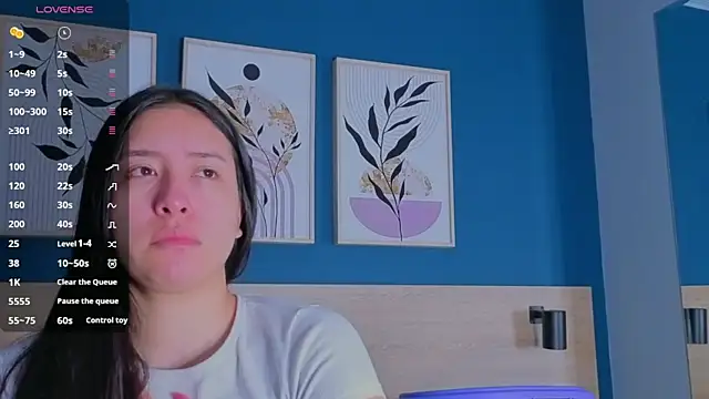 SarahMiler  online show from 20, 10, 2025