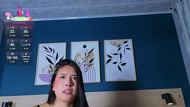 SarahMiler  online show from 18, 11, 2025