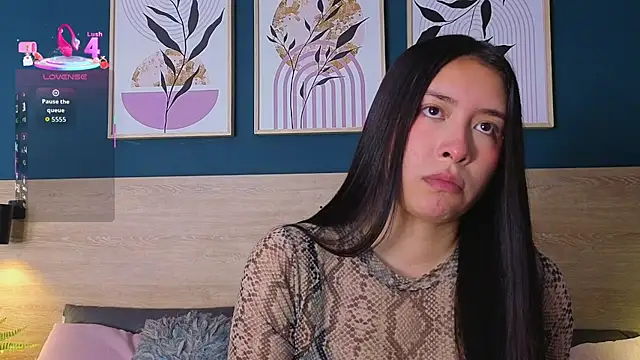 SarahMiler  online show from 21, 11, 2025