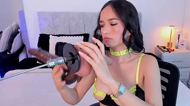 Taylormaxwell online show from 9, 10, 2025