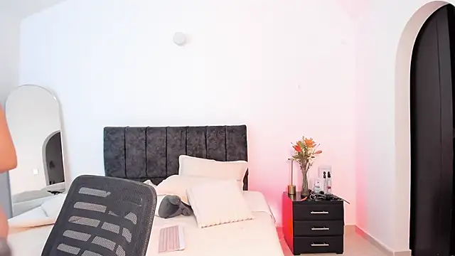 Taylormaxwell online show from 19, 12, 2025