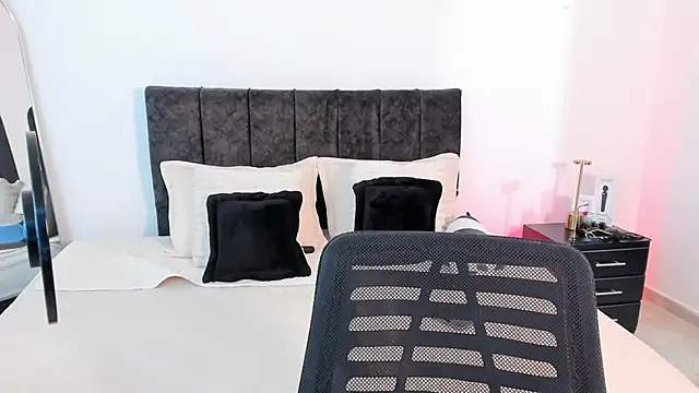 Taylormaxwell online show from 20, 12, 2025