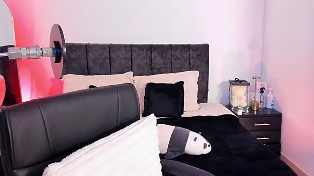 Snapshot of Taylormaxwell chatting on 19, 2, 2026 Taylormaxwell online show from 19, 2, 2026