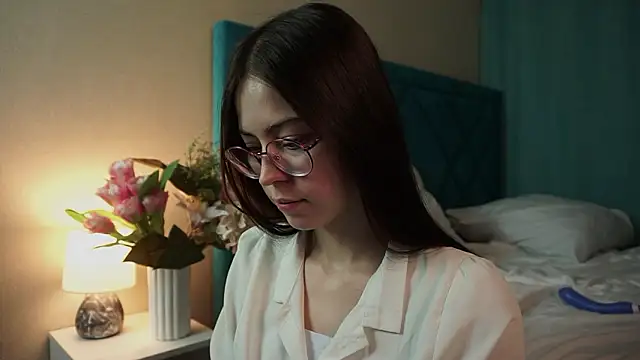 ywixos online show from 7, 3, 2026