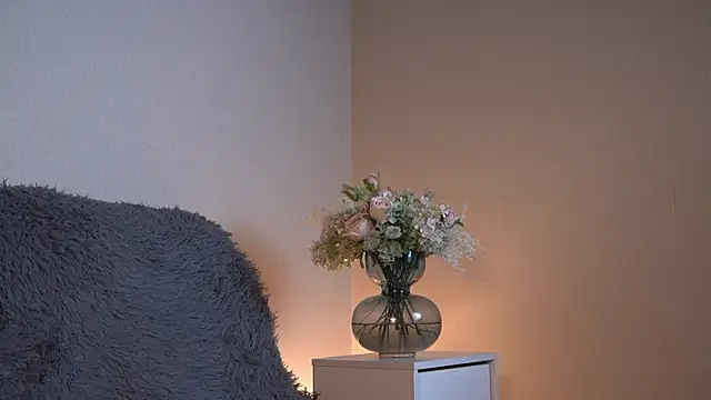 ywixos online show from 13, 12, 2025