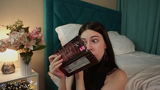 ywixos online show from 18, 3, 2026