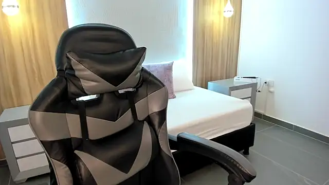 megara x  online show from 4, 11, 2025