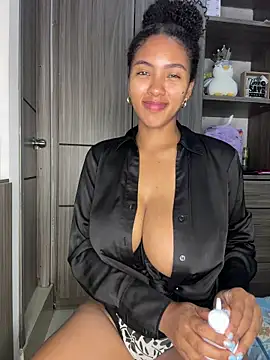 Mia sweet80 online show from 17, 10, 2025