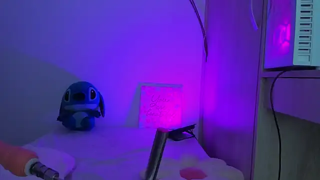 Eva cutte online show from 10, 9, 2025