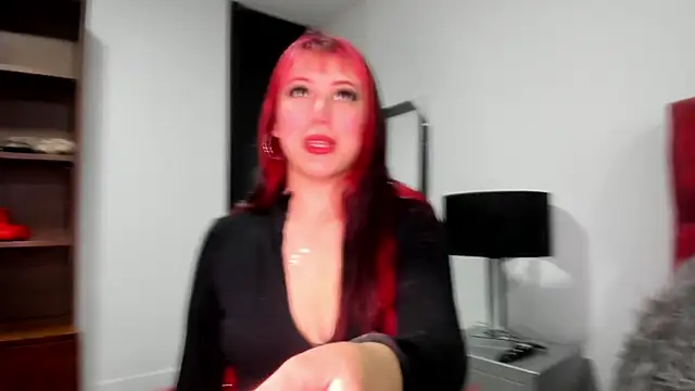 Maddy Mills online show from 11, 10, 2025