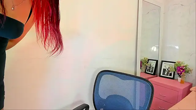 Snapshot of Maddy_Mills chatting on 17, 1, 2026 Maddy Mills online show from 17, 1, 2026