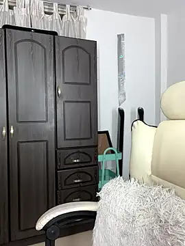 Issa Santana online show from 8, 11, 2025