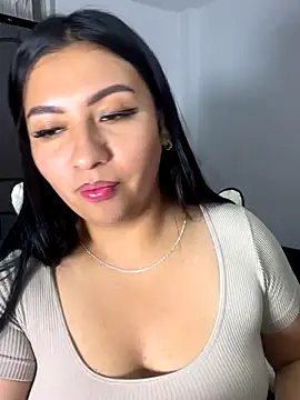 Issa Santana online show from 9, 9, 2025