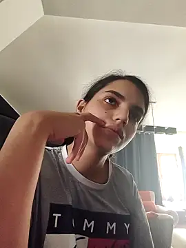 Snapshot of SweetMelodyZ chatting on 17, 11, 2025 SweetMelodyZ online show from 17, 11, 2025