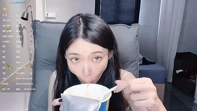 NiNi-baby520 online show from 4, 10, 2025