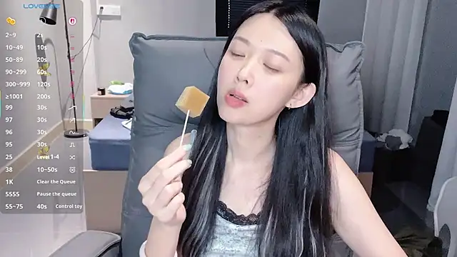 NiNi-baby520 online show from 14, 10, 2025