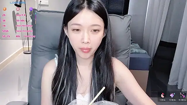 NiNi-baby520 online show from 19, 10, 2025