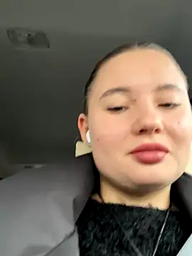 StephanieMur online show from 3, 10, 2025