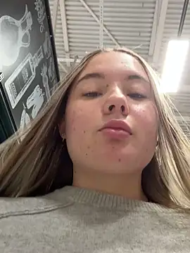 StephanieMur online show from 11, 10, 2025