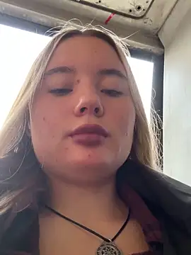 StephanieMur online show from 18, 9, 2025